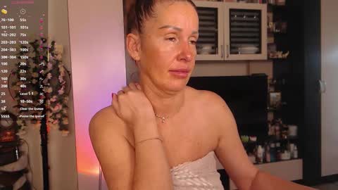 Snapshot of silenaa_sloussen chatting on 09.15.25 silenaa_sloussen online show from 09.15.25