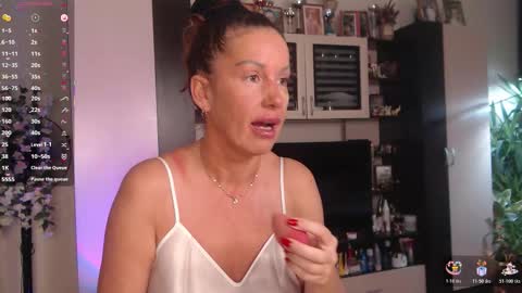 Snapshot of silenaa_sloussen chatting on 11.22.25 silenaa_sloussen online show from 11.22.25