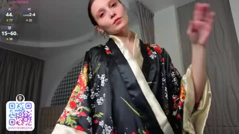 Snapshot of silk_riddle chatting on 04.23.26 Sofia online show from 04.23.26