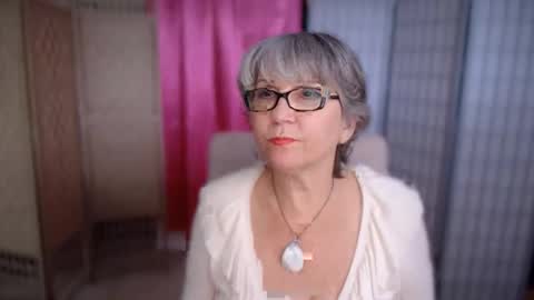 Snapshot of silky_petra2 chatting on 11.14.25 petra daniels online show from 11.14.25