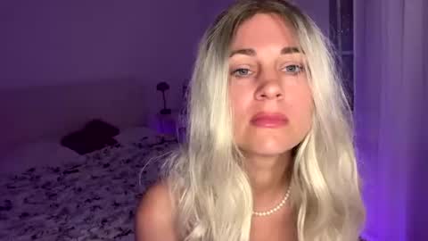 Blonde dream  online show from 07.08.26