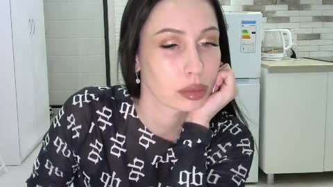 Snapshot of silver_still chatting on 04.11.26 silver_still online show from 04.11.26