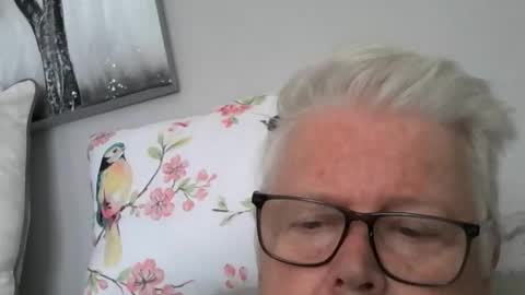 Snapshot of silverfoxpauly chatting on 05.29.26 silverfoxpauly online show from 05.29.26