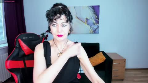 Snapshot of silvia_wallec chatting on 05.06.26 Silvia Wallec online show from 05.06.26