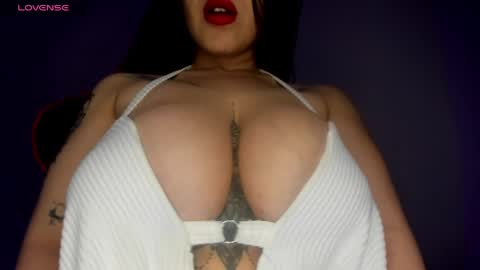 Snapshot of silviarichie_jade chatting on 06.05.26 silvia online show from 06.05.26