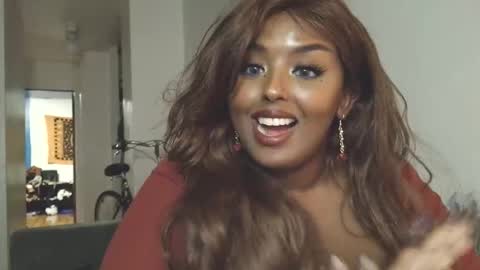 Snapshot of siminfox chatting on 10.22.25 Simin Fox online show from 10.22.25