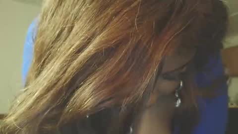 Snapshot of siminfox chatting on 10.24.25 Simin Fox online show from 10.24.25