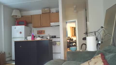 Snapshot of siminfox chatting on 10.31.25 Simin Fox online show from 10.31.25