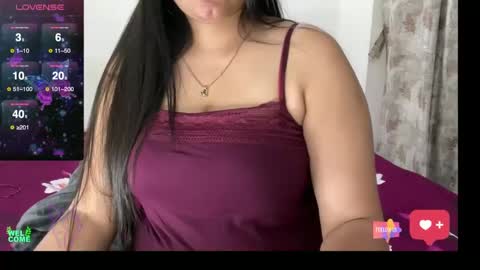Snapshot of simmi_hot chatting on 02.08.25 Simi online show from 02.08.25