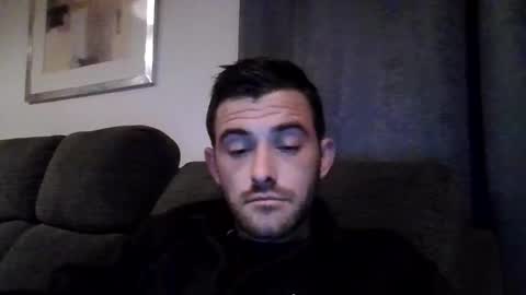 Snapshot of simomoliver chatting on 11.22.25 simomoliver online show from 11.22.25