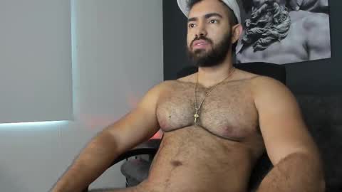 simon_leon01 online show from 03.05.25