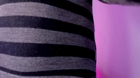 Snapshot of simona_brooke chatting on 10.27.25 simona_brooke online show from 10.27.25