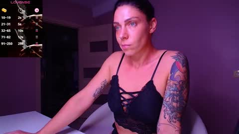 simona_moonshine online show from 09.15.25