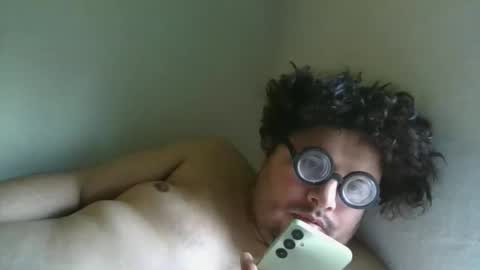 Snapshot of simonaclausen chatting on 04.05.26 Simon online show from 04.05.26