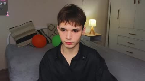 Snapshot of simonboy592 chatting on 03.22.26 Alex online show from 03.22.26