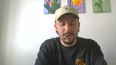 Snapshot of simonm777 chatting on 05.13.26 simonm777 online show from 05.13.26