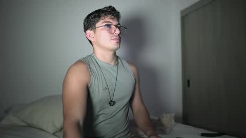 Snapshot of simoon_01 chatting on 02.10.26 SIMOON online show from 02.10.26