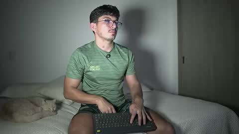 Snapshot of simoon_01 chatting on 03.01.26 SIMOON online show from 03.01.26