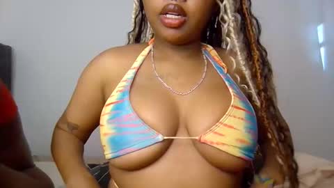 Snapshot of sin_golden chatting on 01.09.26 sin online show from 01.09.26