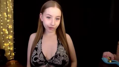 Snapshot of sindiwatsoon chatting on 11.20.25 Sindi online show from 11.20.25