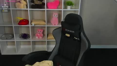 Hi my name is Cindy Id love to see you on my stream. My schedule for the week 2 GMT 3am-9am  MoTuFrSaSu online show from 05.06.26