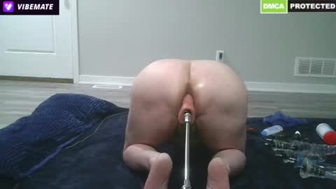 Snapshot of singleandhorny127048 chatting on 05.25.26 Fuckmyass online show from 05.25.26