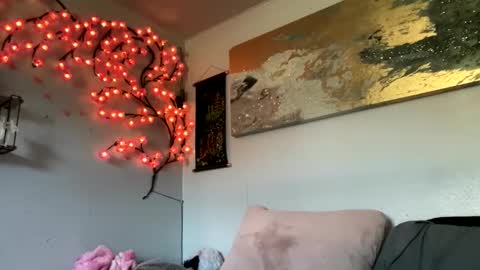 Snapshot of singlesexymom chatting on 10.21.25 singlesexymom online show from 10.21.25