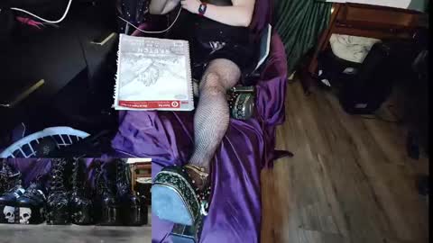 Snapshot of sinstresshemlock chatting on 04.13.26 Sinstress hemlock online show from 04.13.26