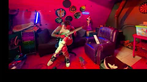 Snapshot of siphonophorslaysstrings chatting on 03.23.26 Unbridledfuckingcrazy online show from 03.23.26