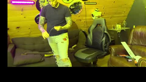 Snapshot of siphonophorslaysstrings chatting on 04.07.26 Unbridledfuckingcrazy online show from 04.07.26