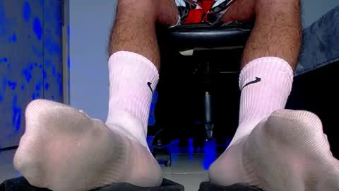 Snapshot of sir_kev66 chatting on 09.27.25 only foot worshipers here online show from 09.27.25