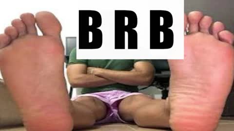 Snapshot of sir_kev66 chatting on 10.27.25 only foot worshipers here online show from 10.27.25