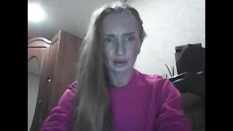 Snapshot of siren_voise chatting on 02.17.26 siren_voise online show from 02.17.26