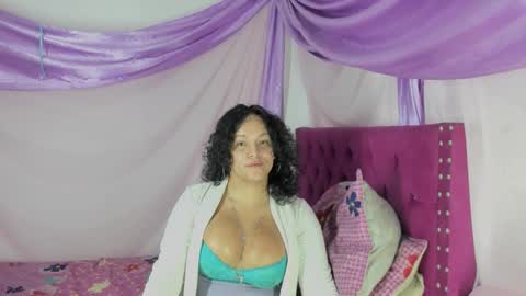Snapshot of sirena_dirtysexxx chatting on 10.12.25 Sirena Fuentes online show from 10.12.25