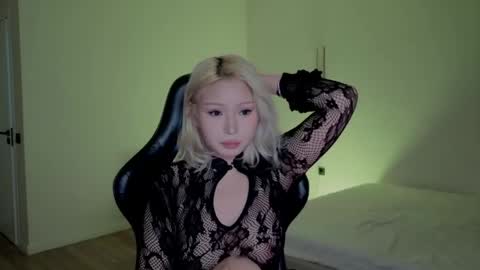 Snapshot of sirenveya chatting on 05.19.26 sirenveya online show from 05.19.26