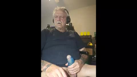 Snapshot of sirlancealot10011 chatting on 11.30.25 steve online show from 11.30.25