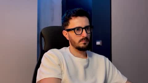 Snapshot of sirmaxx1 chatting on 11.19.25 Sir Max online show from 11.19.25