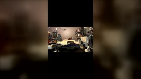 Snapshot of sirvix_bruiser chatting on 04.02.26 sirvix_bruiser online show from 04.02.26