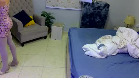 Snapshot of sissy_medlest chatting on 02.26.26 D i f a Ana Arbeh shemale online show from 02.26.26