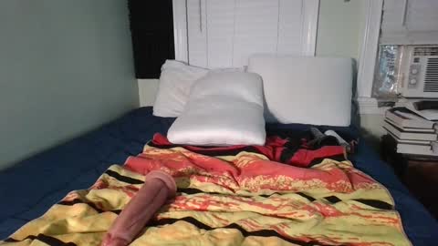 Snapshot of sissyboy420x chatting on 12.07.24 sissyboy420x online show from 12.07.24