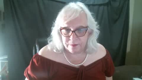 Sissy Diane online show from 09.17.25