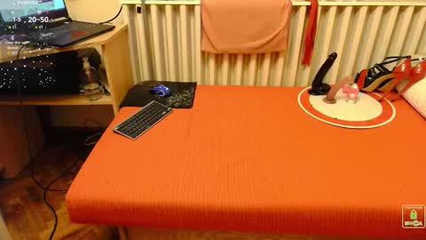 SissyLunaTS online show from 11.15.25