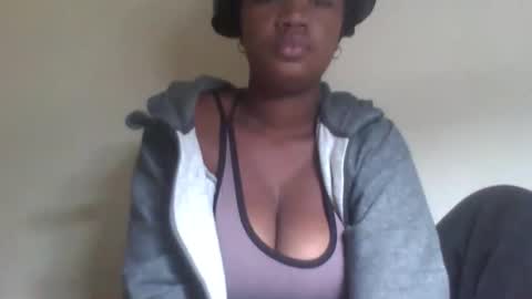 Snapshot of sisyh697532 chatting on 05.27.26 sisyh697532 online show from 05.27.26