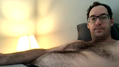 Snapshot of sixfootseven chatting on 12.04.24 sixfootseven online show from 12.04.24