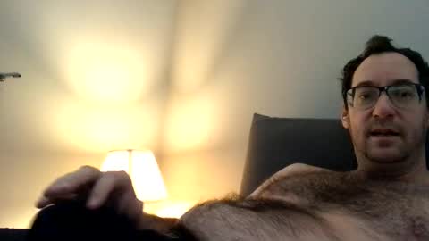 Snapshot of sixfootseven chatting on 12.16.24 sixfootseven online show from 12.16.24