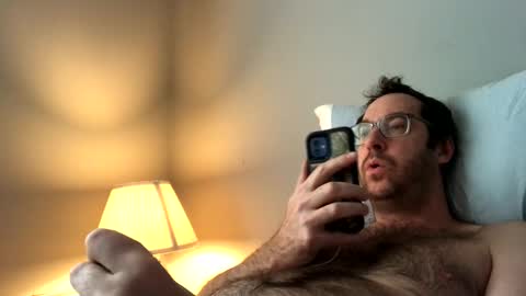 Snapshot of sixfootseven chatting on 02.04.25 sixfootseven online show from 02.04.25