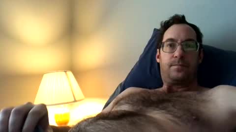 Snapshot of sixfootseven chatting on 03.04.25 sixfootseven online show from 03.04.25