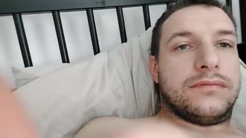 Snapshot of sixinchsolo chatting on 10.19.25 sixinchsolo online show from 10.19.25