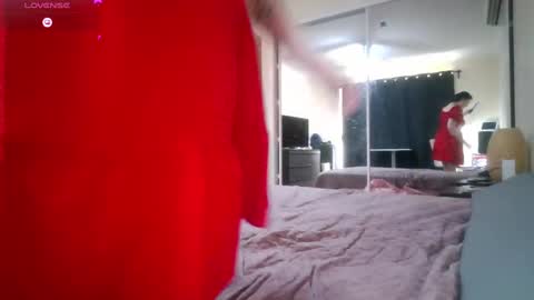 Snapshot of sizzlemewet chatting on 12.10.24 sizzlemewet online show from 12.10.24