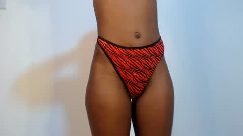 Snapshot of sizzly_ass chatting on 06.28.26 sizzly_ass online show from 06.28.26